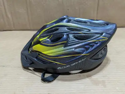 Casque de vélo LOUIS GARNEAU 56-58 ajustable peu utilisé, View more