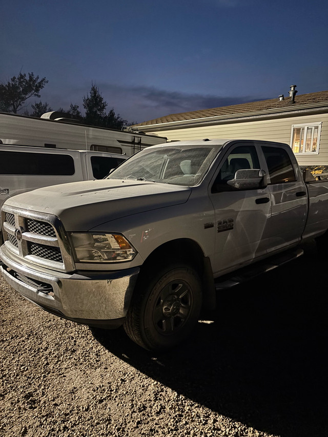 2014 dodge 2500 in Cars & Trucks in Edmonton - Image 2