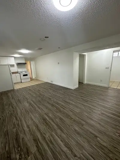 2 bedroom Basement Marlborough Park NE