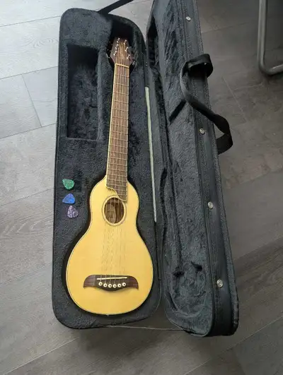 Washburn Rover travel guitar and nice case, View more