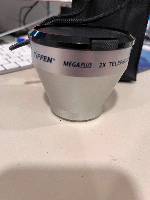 Tiffen MegaPlus 2x Telephoto Converter 43mm in Cameras & Camcorders in North Bay