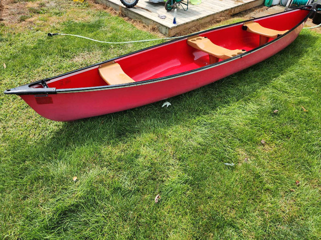 16ft fiber glass canoe for sale in Other in Norfolk County - Image 2