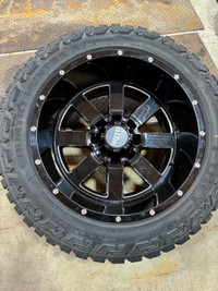 Moto Metal rims and tires 33x12.5x20R