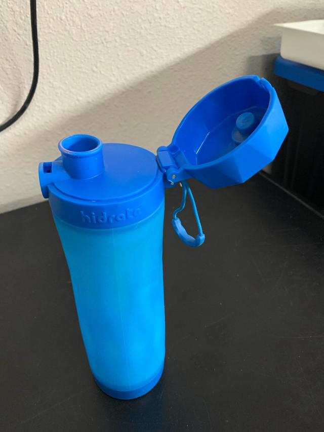 Hidrate Electronic water bottle  in Exercise Equipment in Strathcona County - Image 2