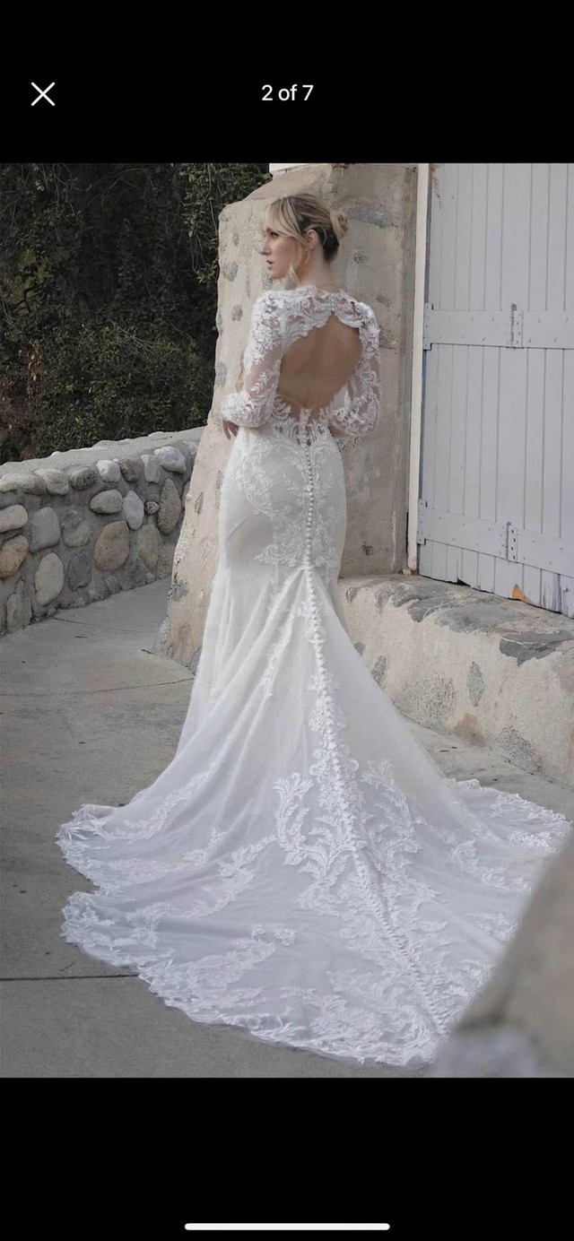 Wedding dress Long sleeve -Martina liana 1429Size 10 (bridal siz in Wedding in Edmonton - Image 2