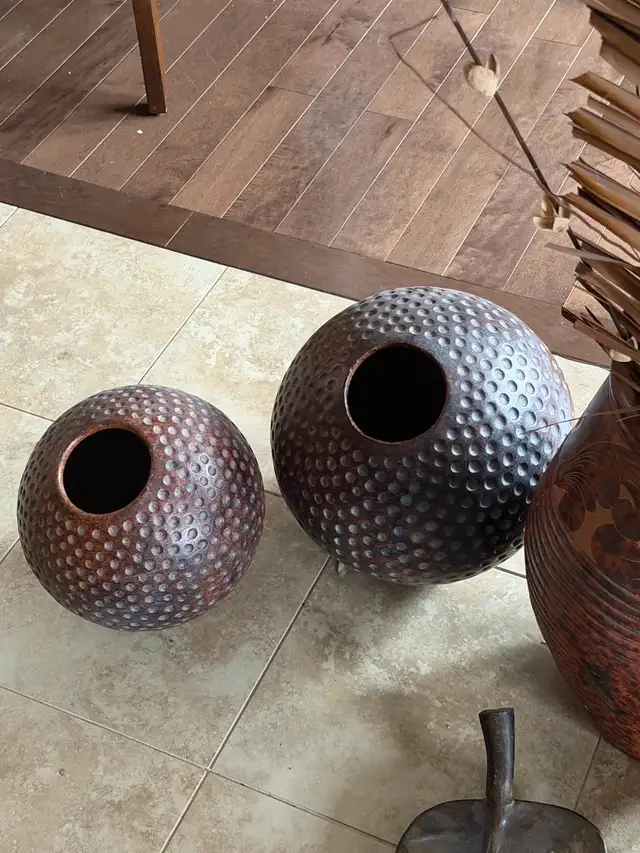 Decorative Vauses, some home decor in Home Décor & Accents in Calgary - Image 11