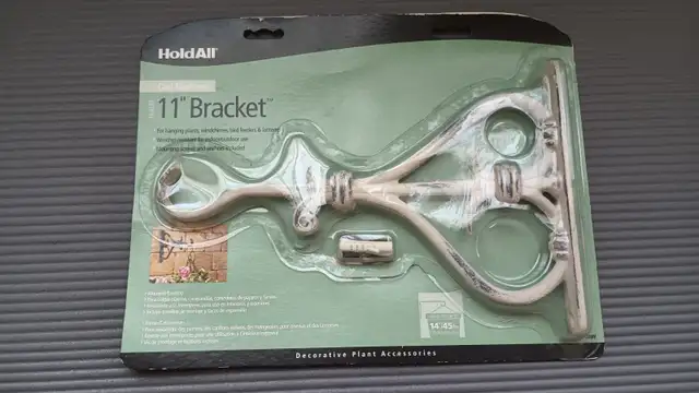 HoldAll 11" Cast Aluminum Bracket for hanging plants - Brand New in Outdoor Décor in City of Toronto - Image 2