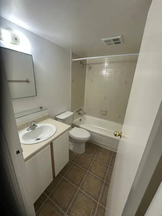 Bachelor available Now Minnow Lake in Long Term Rentals in Sudbury - Image 8