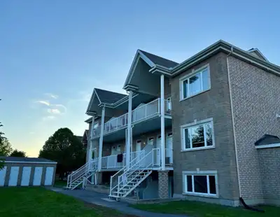 755 sq ft spacious condo. Close to the Plateau shopping centre and the Agora area (library, restaura...