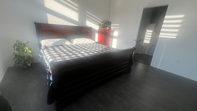Bed king in Beds & Mattresses in Kitchener / Waterloo - Image 3