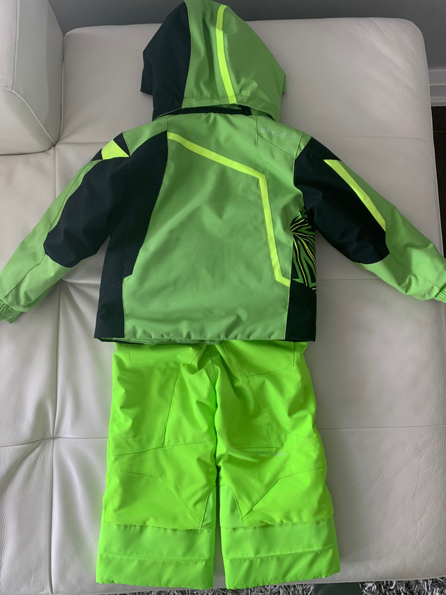 Kids Spyder Snow/Ski Suit sz 2-4 in Ski in Mississauga / Peel Region - Image 2