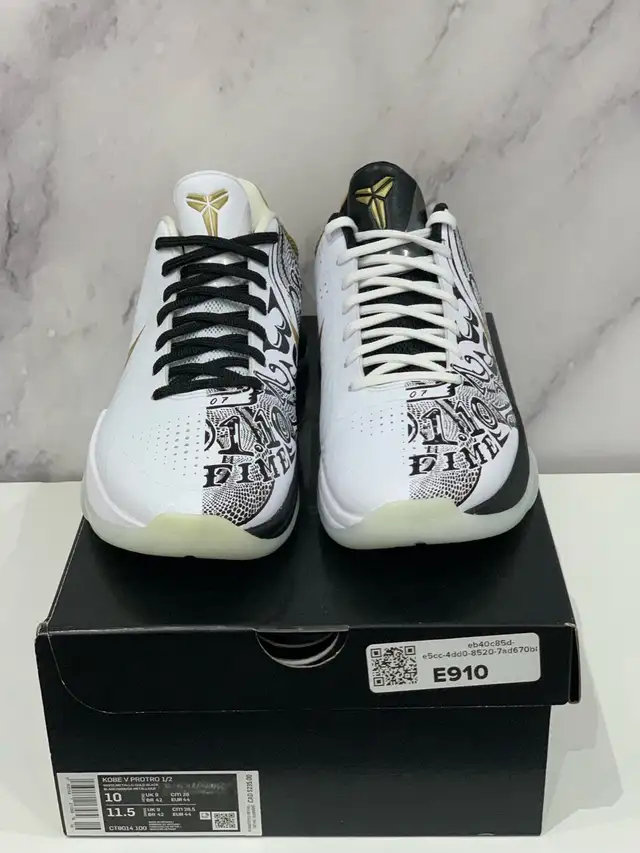 Nike Kobe 5 Protro Big Stage/Parade size 10 in Men's Shoes in Markham / York Region - Image 3