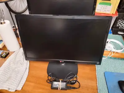 Moniteur 24 pouces LG 24M35D B avec cable HDMI, View more