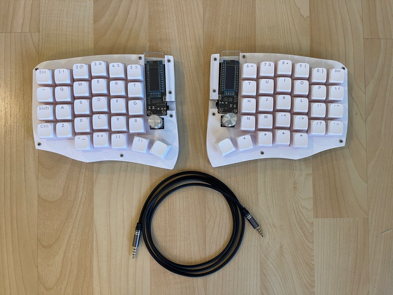 Split Mechanical Keyboard Sofle v2 with RGB Mice, Keyboards & cams