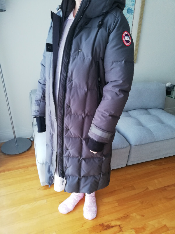 Manteau hiver neuf femme Canada Goose dans Femmes - Hauts et vêtements d'extérieur  à Ville de Montréal
