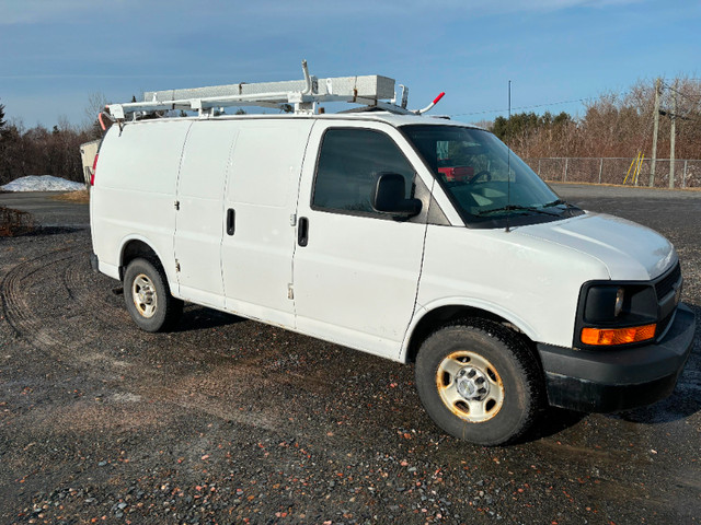2012 Chevy Express 2500 4.8L V8 169,219kms in Cars & Trucks in Fredericton - Image 2