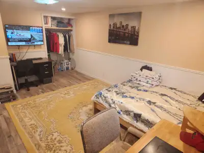 Huge Bedroom Suite near Humber College, York Univ in Toronto