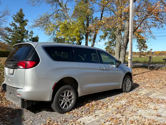 wheelchair accessible van 598246598168422403