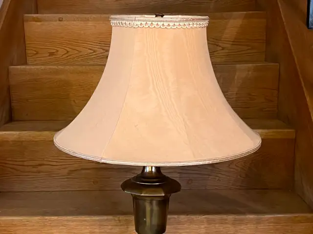 VINTAGE STIFFEL HEAVY BRASS 27" TABLE LAMP WITH SHADE in Indoor Lighting & Fans in City of Montréal - Image 3