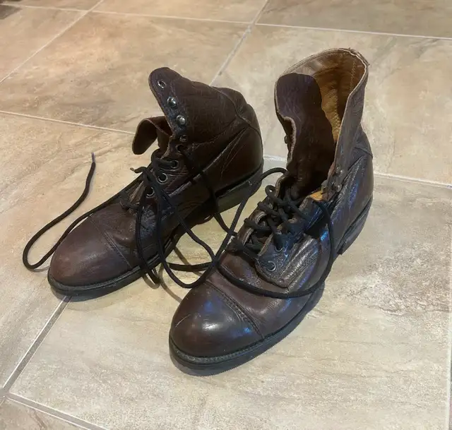 kids/women's  leather paddock boots in Kids & Youth in North Bay - Image 2