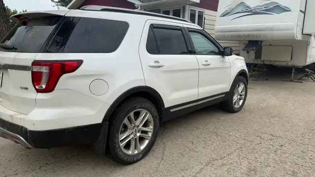 2016 Ford Explorer 533010325460766722