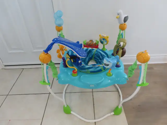 Bright Starts Disney Finding Nemo/Underwater theme baby jumper
