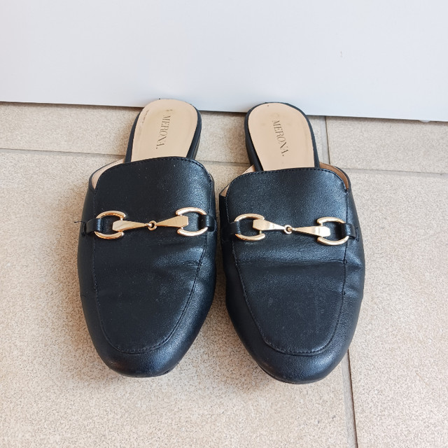 Black Leather Shoes Sandals / Mules - Size 6.5 in Women's - Shoes in Ottawa - Image 4