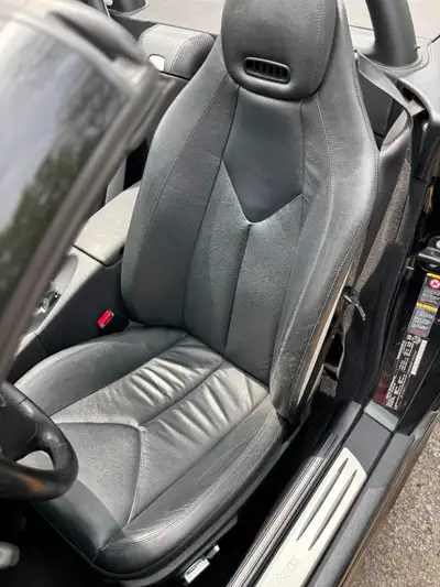 Magnifique voiture jamais sortie l’hiver toujours entreposé dans un garage chauffé l’hiver