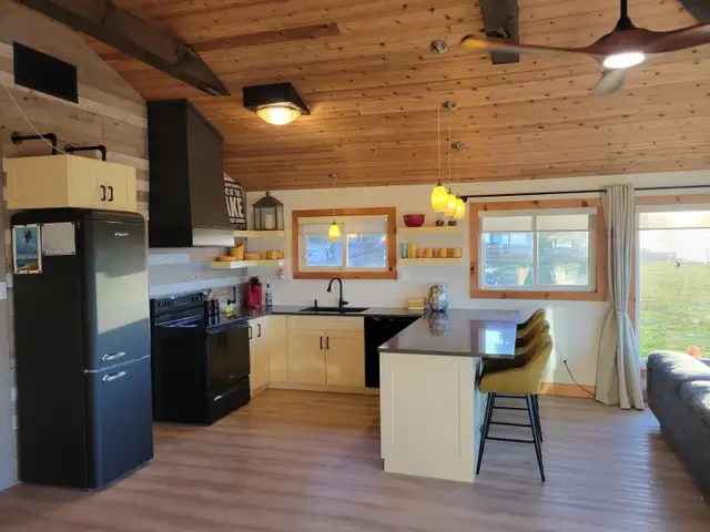 Lake St. Clair Waterfront Cottage for rent with Boat Docking in Ontario in Canada - Image 6