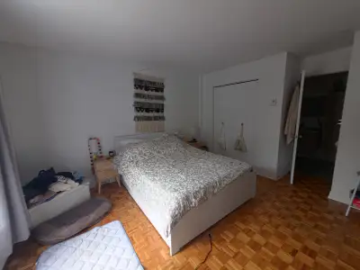 ✨ Superbe 5 pièces lumineux sur 2 étages ✨Disponible le 1er novembre, ce grand appartement situé aux...