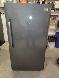 Standup Freezer, 17 Cu ft, Titanium Color