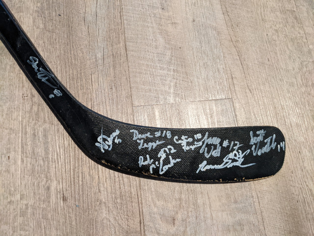 Mint Bauer Supreme Hockey Stick *Team signed* in Hockey in Strathcona County - Image 2