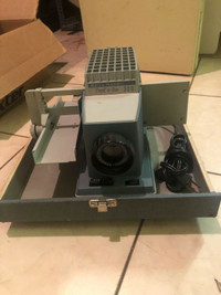 Vintage BELL & HOWELL Project-or-View 300 Slide Projector