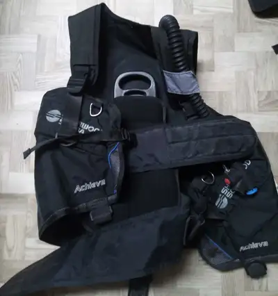 BCDs, masks, snorkels, fins, a dive watch, an XL dry suit, etc. L SCUBA PRO BCD XL Cousteau BCD Open...