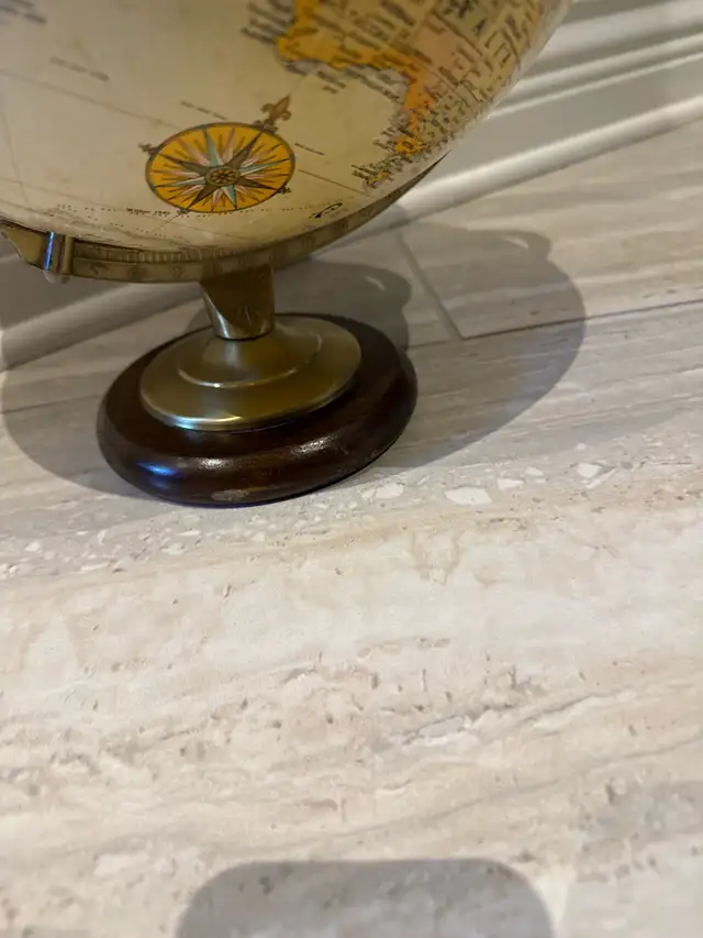 vintage globe in Arts & Collectibles in London - Image 3
