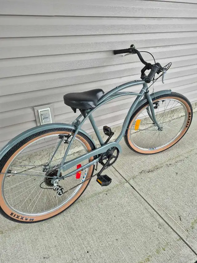 26 Huffy Cruiser bike in Cruiser, Commuter & Hybrid in Calgary - Image 2
