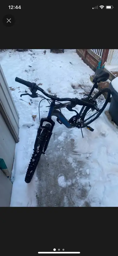 Offering a Hyper Boundary 2G bike. In good condition minus a bit of rust on some parts. ~26” alumini...