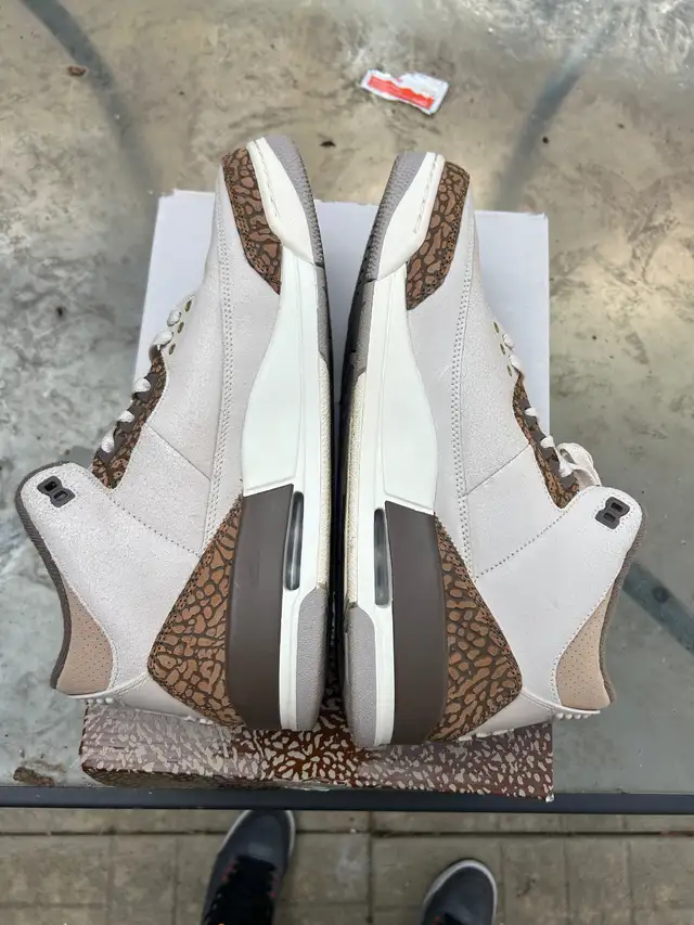 Air Jordan 3 Retro Palomino Brown / Tan Size 11 in Men's Shoes in City of Toronto - Image 6