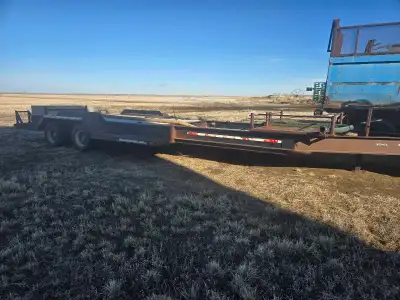 17.5'' deck, 10' lower deck, 9' hitch, 143" wide, 2 20 000lb axles. pintle hitch. fresh brake job, t...