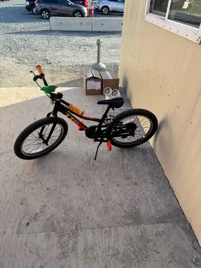 Trek Precaliber 20. Only used a handful of times. $250