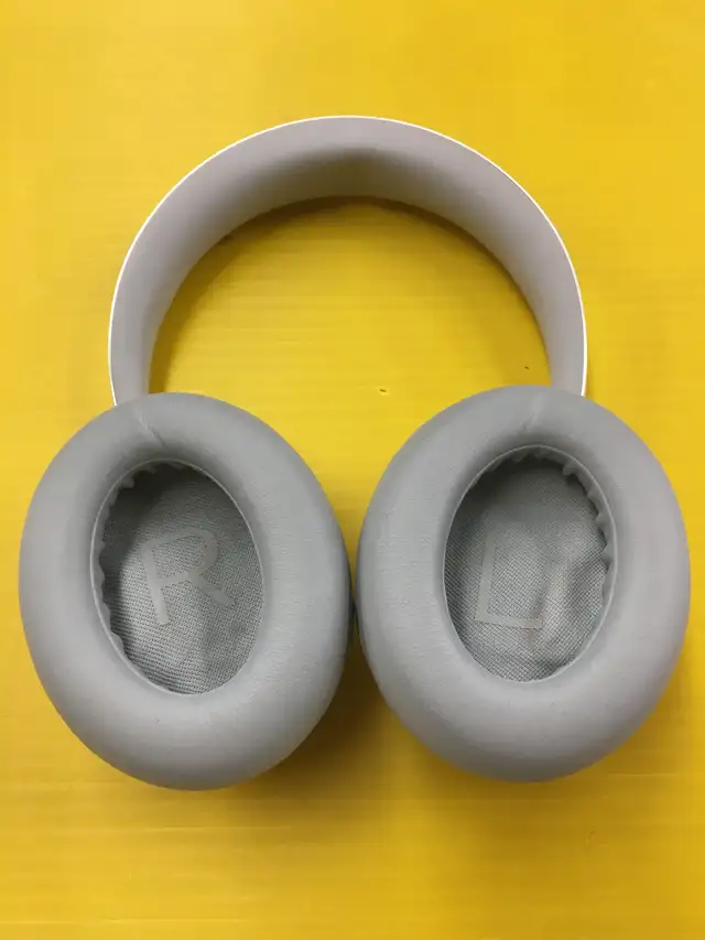 ÉCOUTEUR BOSE 700 NOISE (BLUETOOTH) in Headphones in City of Montréal - Image 3