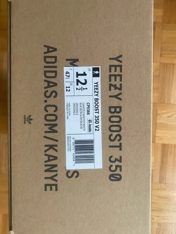 Adidas Yeezy 350 Boost in Men's Shoes in City of Toronto - Image 5