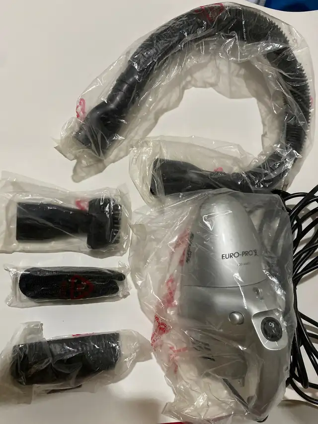 Shark Compact Turbo Vacuum In Box in Vacuums in Winnipeg - Image 5