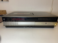 GE General Electric 1VCR5002X VHS Video Cassette Recorder Home E