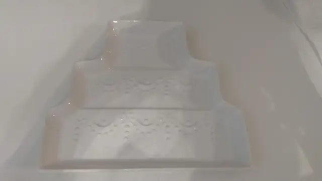 Wedding  or Birthday Cake Loucarte Ceramic Platter 3 Levels High in Other in Markham / York Region - Image 2
