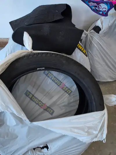 Model: Pirelli Scorpion Winter (High-end SUV winter specialists) Remaining Life: Approximately 1-2 s...