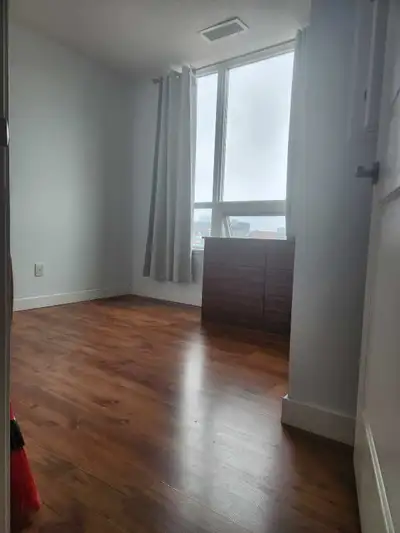 1 bedroom (No shared washroom!) in Condo