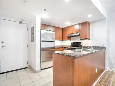 Superbe condo avec terrasse privée! UQAM!