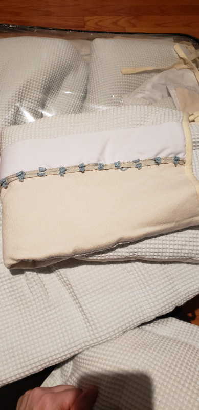 Crib bedding Comforter set in Cribs in Mississauga / Peel Region - Image 2