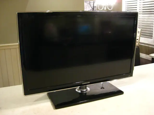 Samsung 4 HDMI Input UN32D400032 720p LED - LCD HDTV in TVs in Kitchener / Waterloo - Image 10